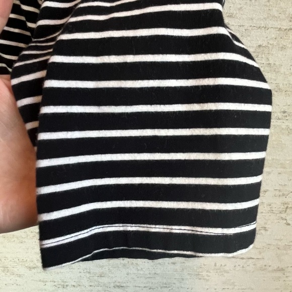 Hell Bunny Women's Striped Shirt Top Ruffled Velvet Neck Black White Stretchy - Picture 8 of 16